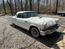 1957 Ford Thunderbird 