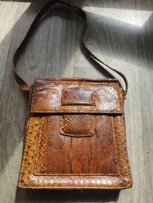 ANCIEN SAC A MAIN BANDOULIERE EN PEAU DE SERPENT MARRON VINTAGE - Photo 1/3