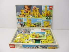 (AH 4) LEGO 375 Yellow Knights' Castle with original packaging and instructions