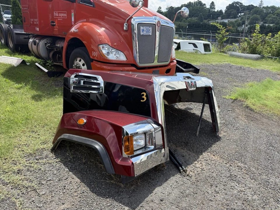 2015 2016, 2017, 2018, 2019, 2020, 2021, 2022, 2023 Western Star 4700 SF Hood Foto 3 de 4