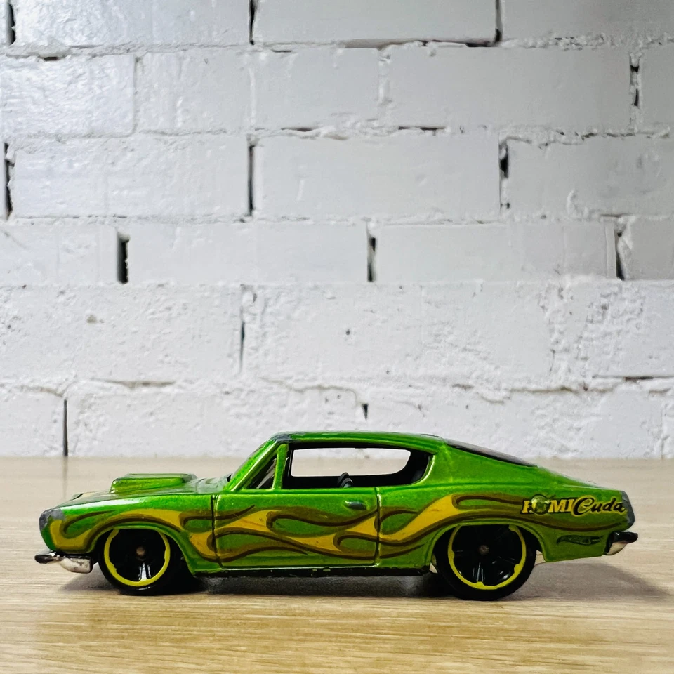 68 Plymouth Hemi Cuda Green Yellow Flames 2015 Heat Fleet HW Workshop Foto 3 de 4
