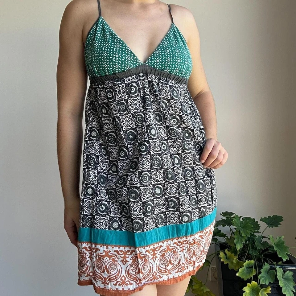 Mini Vestido Para Mujer Billabong Pequeño Multicolor Geométrico Patrón Bohemio Foto 3 de 4