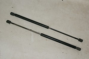 Original Satz Stoßdämpfer Lifter Heckklappe VW Golf 2 GT GTI 16V G60
