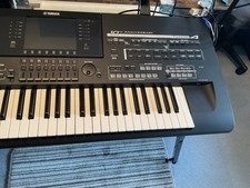 Yamaha Tyros 4 special edition 10th anniversary, with flat bed stand