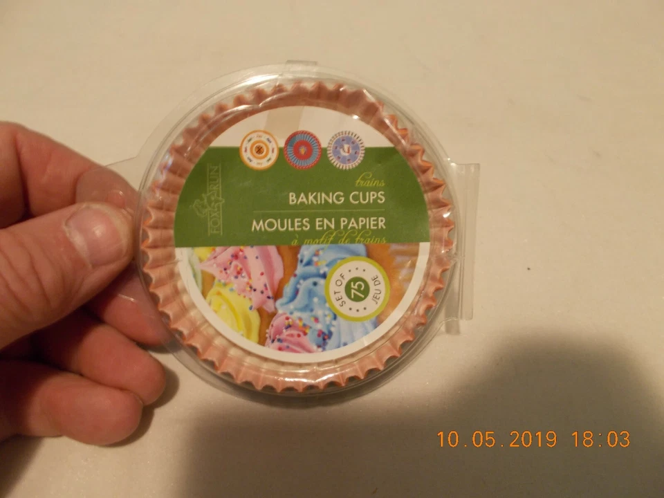 RAILROAD TRAIN MOTIF FOX RUN CUPCAKE BAKING CUPS(75) - Image 2 of 2