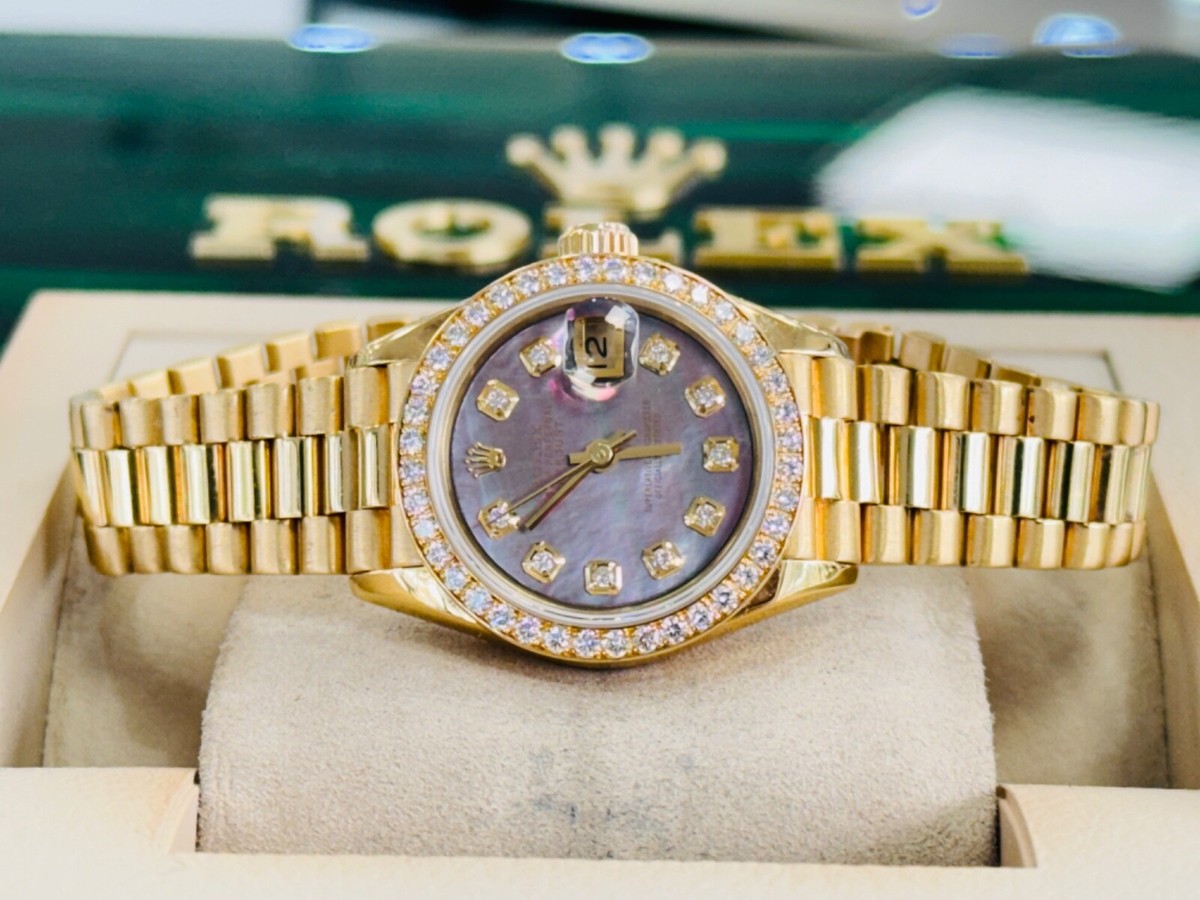 Rolex Datejust 69138 18k Yellow Gold Factory Diamond Bezel Ladies