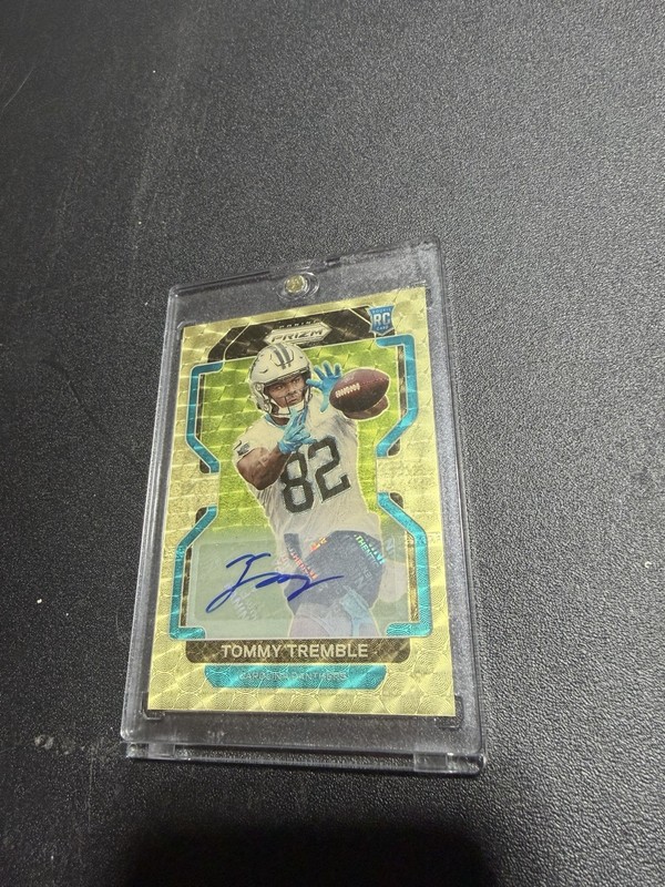 2021 Panini Prizm Gold Vinyl Tommy Tremble Auto 2/5
