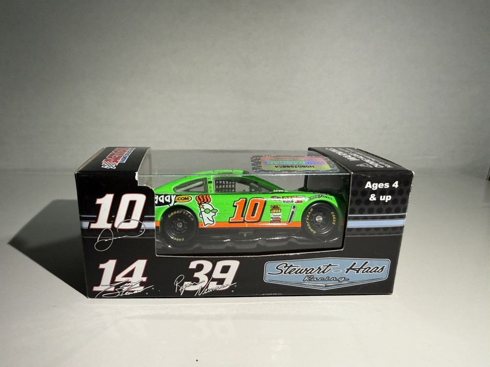 NEUF #10 DANICA Patrick  Cares All Star 2013 SS 1/24 Lionel