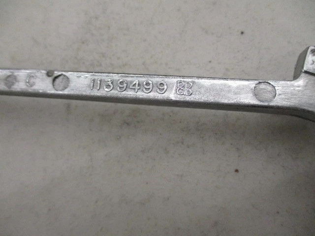 Anillo de cuerno Chrysler Crown Imperial New Yorker 1949 1950 nuevo de lote Foto 3 de 3