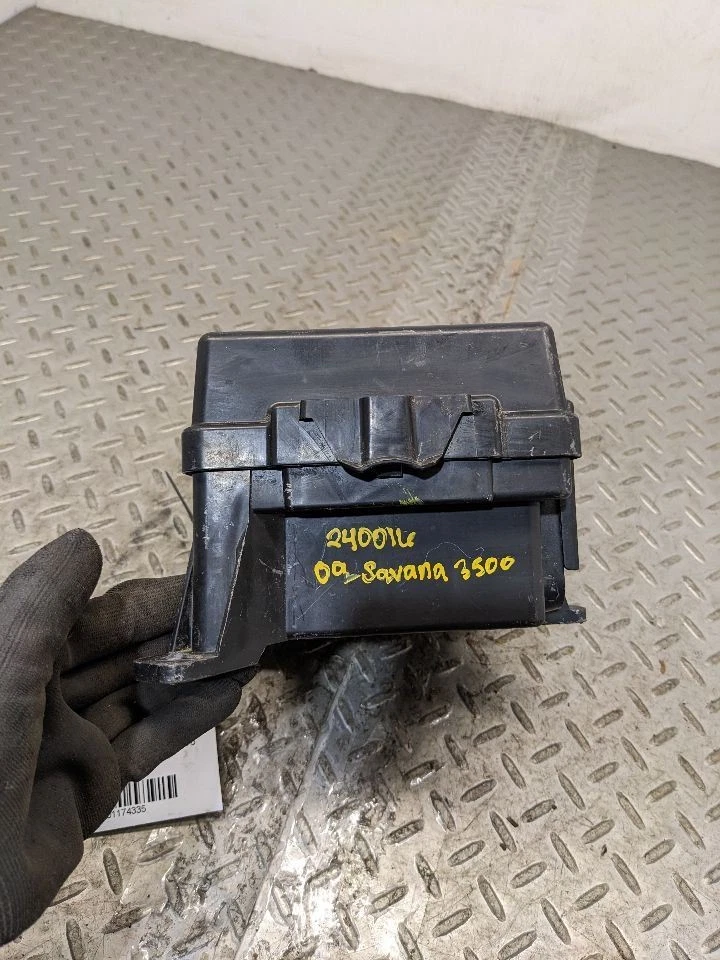 08-09 Express Interior Fusebox Relay Control Module OEM Inside Fuse Bloc 1174335 - Image 4 of 4