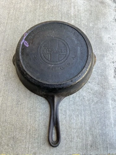 Griswold Cast Iron Skillet #7 701A Large Block Logo