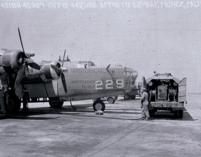 B-24 LIBERATOR BOMBER MUROC AIRFIELD CALIFORNIA 1940S 11X14 PHOTO