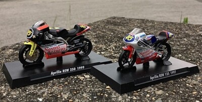 Valentino Rossi moto bikes World Champion Collection 1:24 Diecast