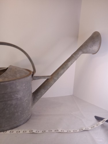 LARGE VINTAGE GALVANISED WATERING CAN - Picture 10 of 12