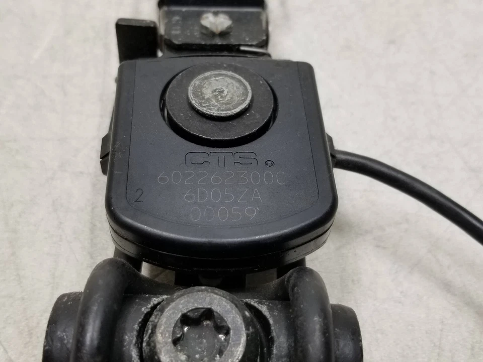 Sensor de anclaje del cinturón de seguridad Volvo S40 2003-2007 lado del pasajero delantero derecho OEM Foto 3 de 4