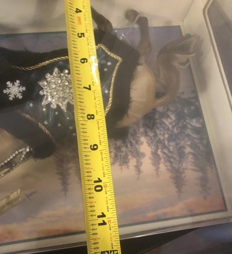 Breyer 2023 Christmas Holiday Horse Highlander With Holiday Blanket NEW - Picture 17 of 22