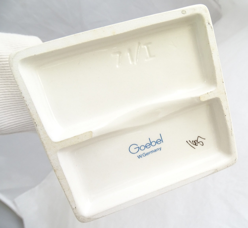 Hummel Goebel Stormy Weather 71/I Figurine Boy and Girl Under Umbrella FedEx FS - Picture 11 of 24