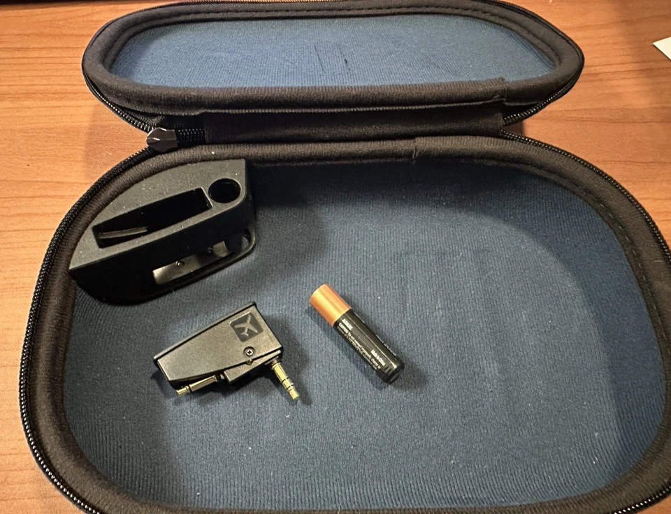 Auriculares con cable con cancelación de ruido acústico Bose QuietComfort 25 QC25 estuche negro Foto 4 de 4