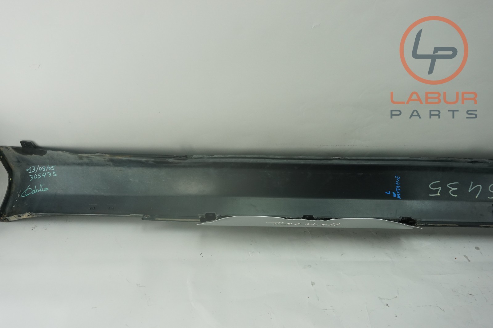 M139 03-08 Maserati Quatroporte Left Driver Side Skirt Rocker Panel SS435