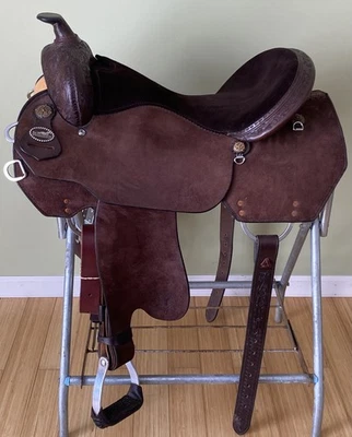 17" Circle Y Hot Iron SCW All Around Ranch~Mounted Shooting Saddle~LIGHTLY USED - Image 1 of 4