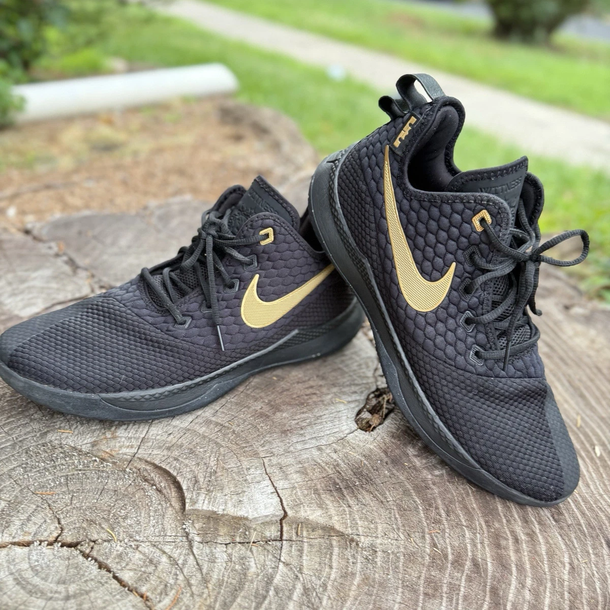 Preços baixos em Nike LeBron Witness 3 'Black Gold Black | eBay