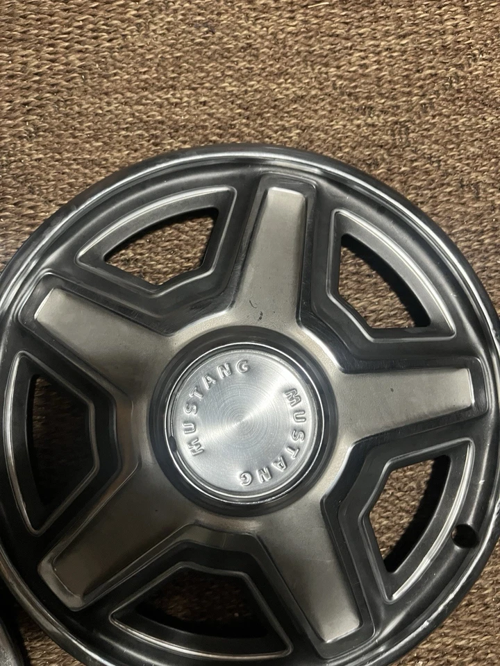 Tapacubos Ford Mustang 1969 C9zz-1130-A 69 FoMoCo GRANDE como nuevo de lote Foto 4 de 4