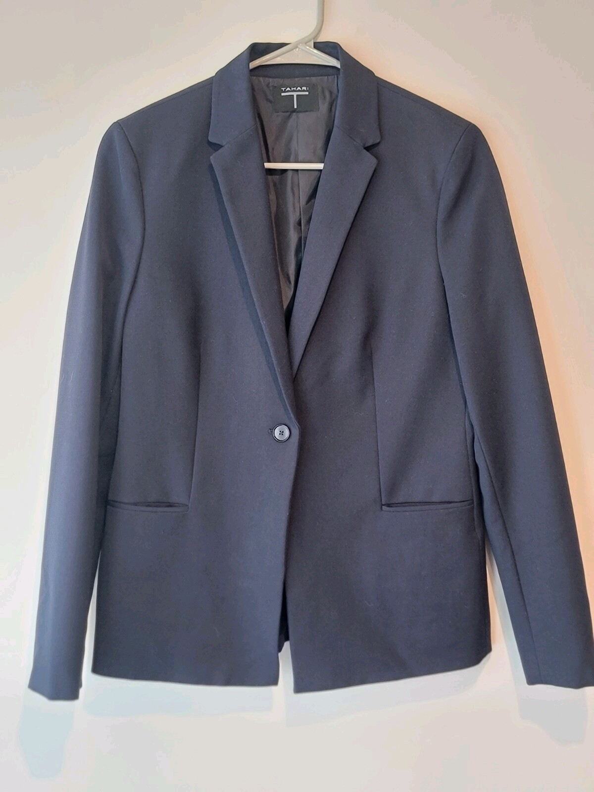 Tahari Women's One Button size 6 Navy Blue Formal 2 Pockets Blazer