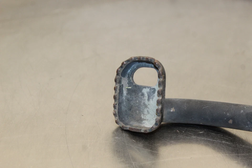 Suzuki Quadrunner 160 LTF160 2001 2x4 juego trasero derecho pedal freno C345 Foto 4 de 4