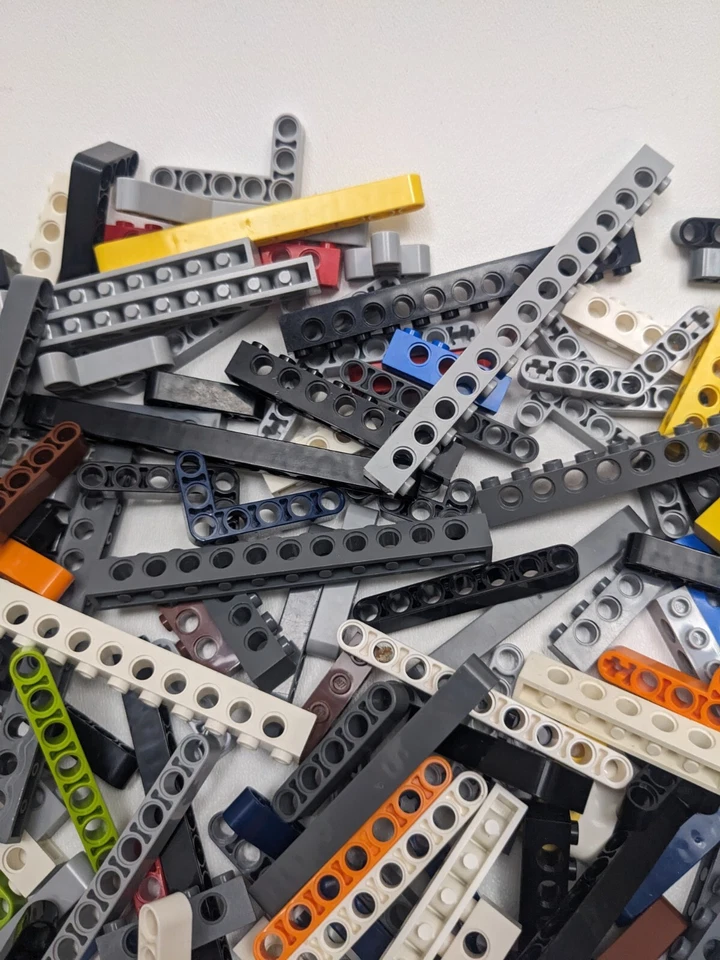 175pcs LEGO TECHNIC Studed Bricks & Liftarms Mix Bulk Lot 1x3 1x4 1x6 1x8 1x10+ - Image 4 of 4