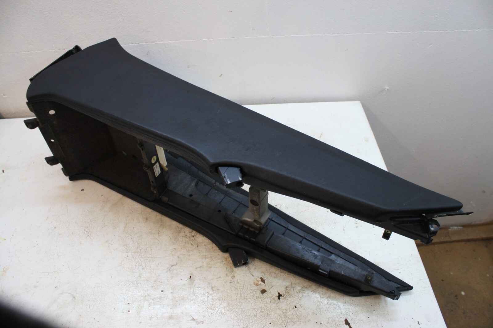 03-06 Porsche Cayenne 955 Extended Leather Center Console & Arm  