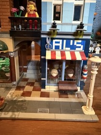 LEGO Creator Expert Modular Buildings Detective's Office 10246 no box or manual