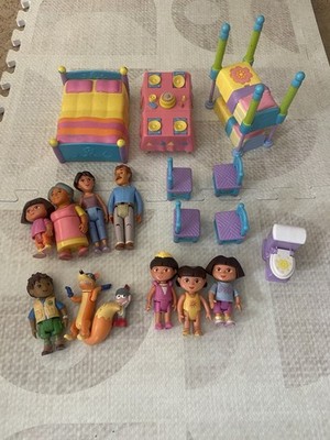 Dora the Explorer Family Figures & Dollhouse Furniture 2003 +