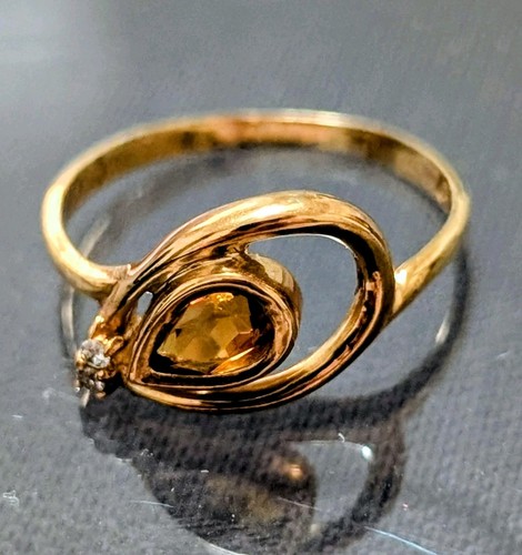 Vintage 18k solid gold amber Citrine ring 