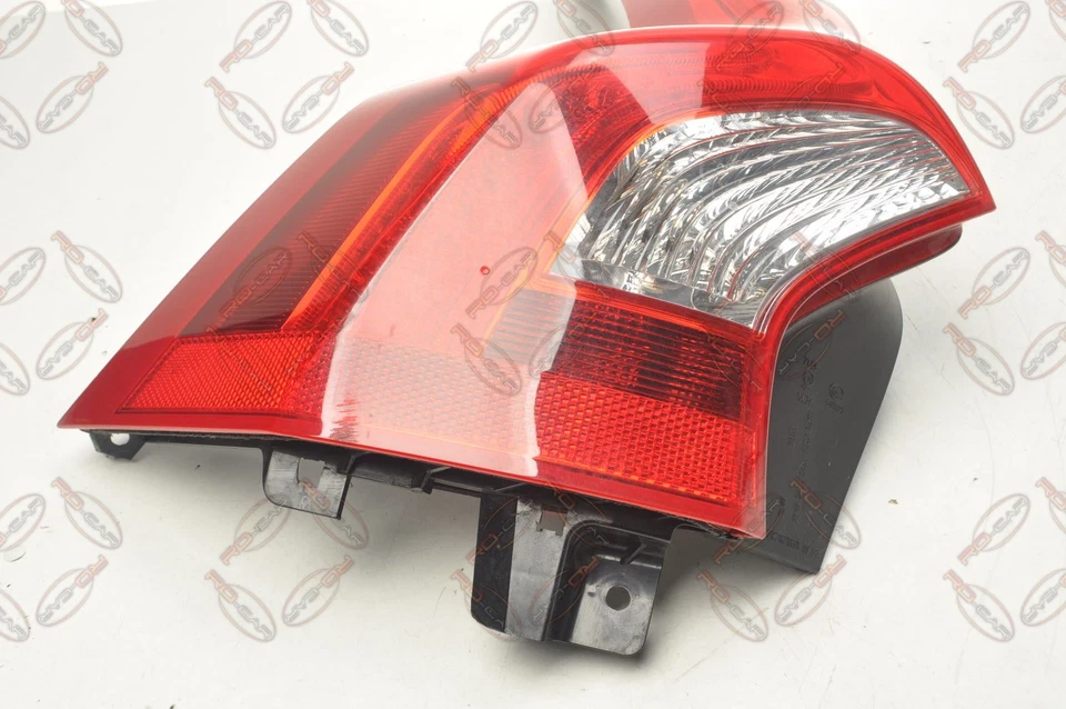 VOLVO V60 I Luz Trasera Izquierda 31214963 - Imagen 2 de 4