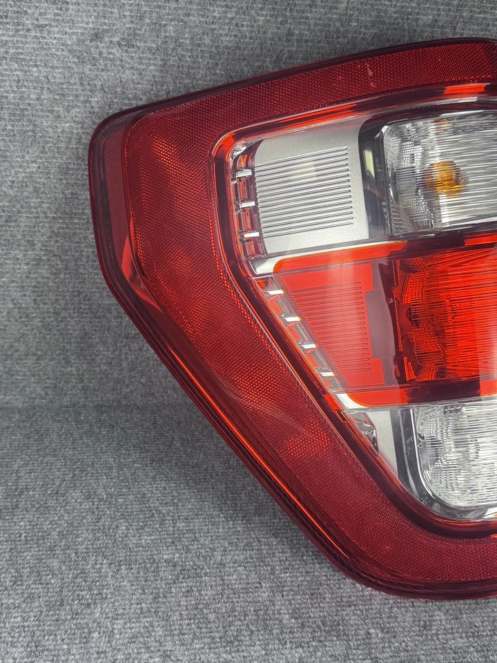 FORD F-150 2021 2022 2023 LUZ TRASERA IZQUIERDA LADO CONDUCTOR RECAMBIO TYC Foto 2 de 4