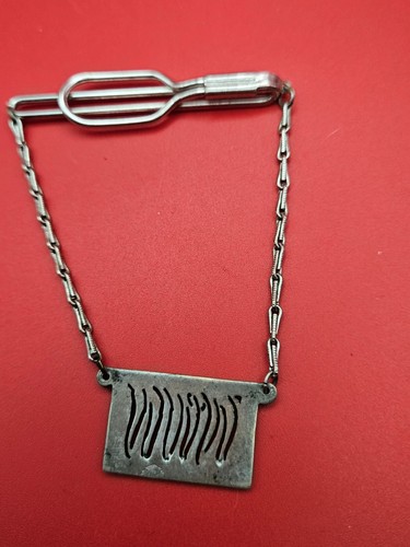 Sterling and Marcasite Marked F Vintage Art Deco Tie Clip Clasp Hanging Chain - Afbeelding 4 van 10