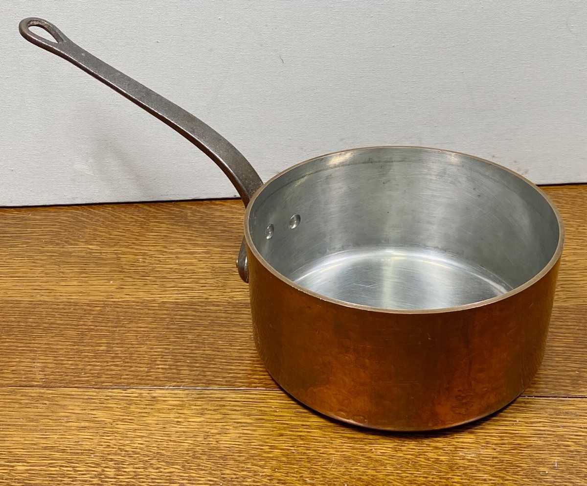 Vintage FABRICATION FRANCAISE Hammered Copper Saucepan. Steel