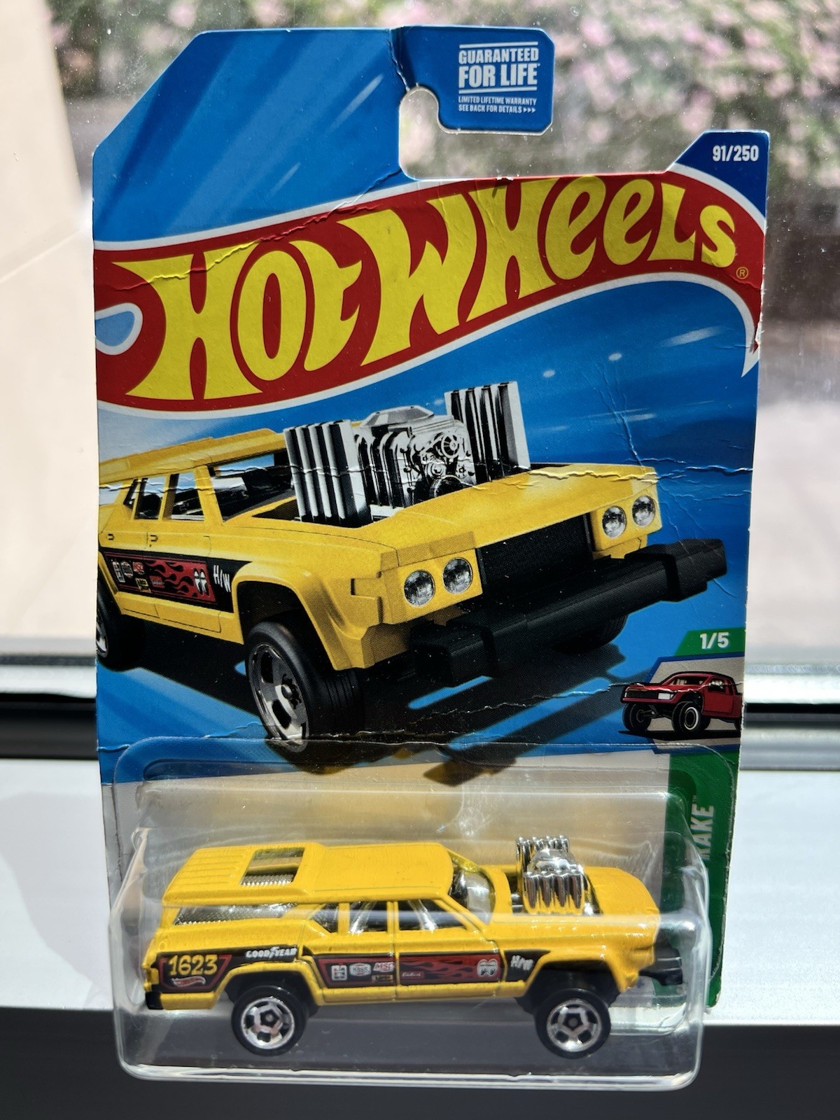 Hot Wheels 2025 J Cruise Bruiser Yellow Reverse Rake 1/5 Scale with ...