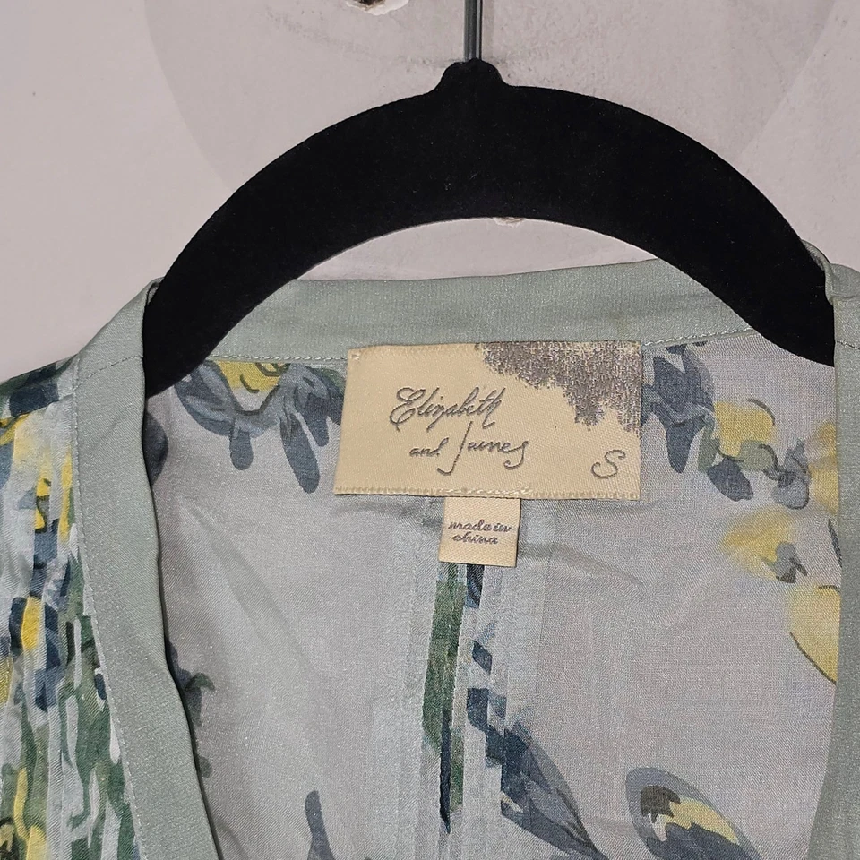 Top de seda floral con dobladillo de pañuelo asimétrico pequeño para mujer Elizabeth and James Foto 4 de 4