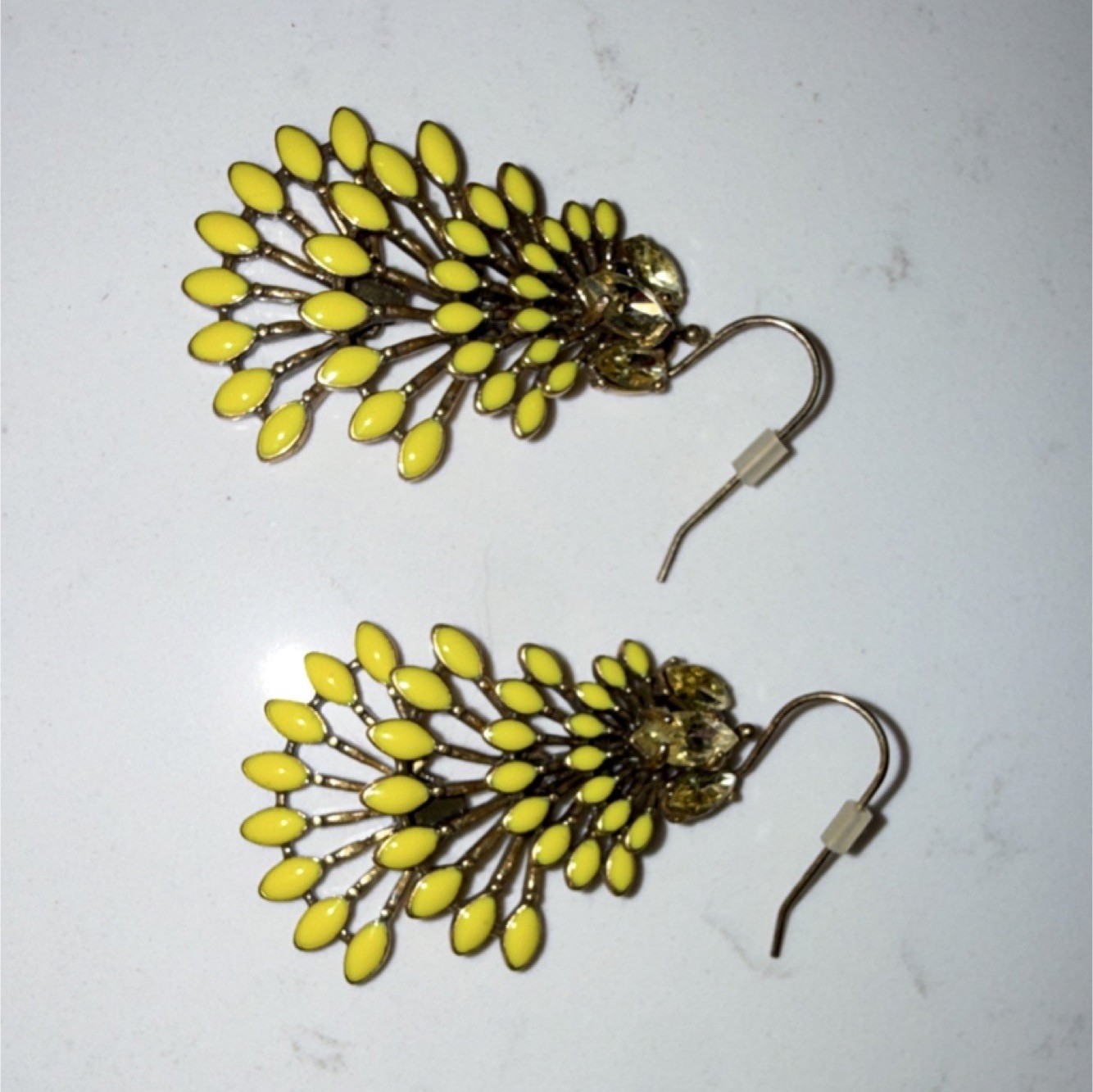 Stella & Dot Signed Yellow Crystal Chandelier Dangle Hook Earrings Gold Tone