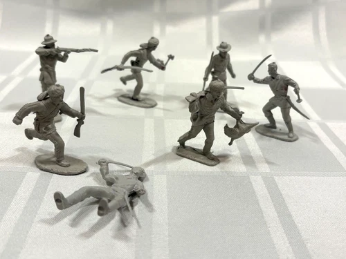 VTG 1960's Marx Alamo Davy Crockett 7 Grey Frontiersman Plastic Play Figures