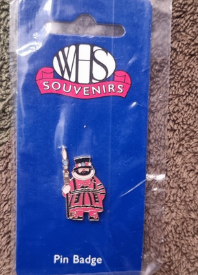 WHS SOUVENIRS BEEFEATER PIN ANSTECKER NEU