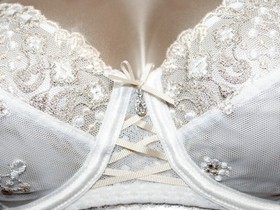 Aubade Paris Sample Joyau Eternel Beugel Off-White Lingerie Set with Jewel 34B S