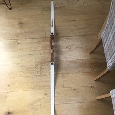 SAMICK POLARIS ARCHERY BOW WITH 2  ARROWS.