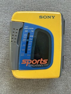 Sony WM FS191 Sports Walkman Yellow AM/FM Cassette Player WORKING
