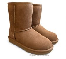 NEW IN BOX  BIG KIDS UGG CLASSIC II CHESTNUT SUEDE BOOTS 1017703K SIZE 13