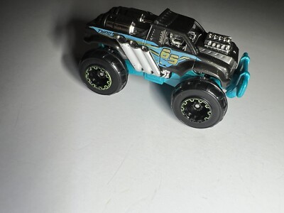 ZURU METAL MACHINES #65 TST RS TYPE 3 BLACK & BLUE 2 1/2'' DIECAST 4X4 TRUCK