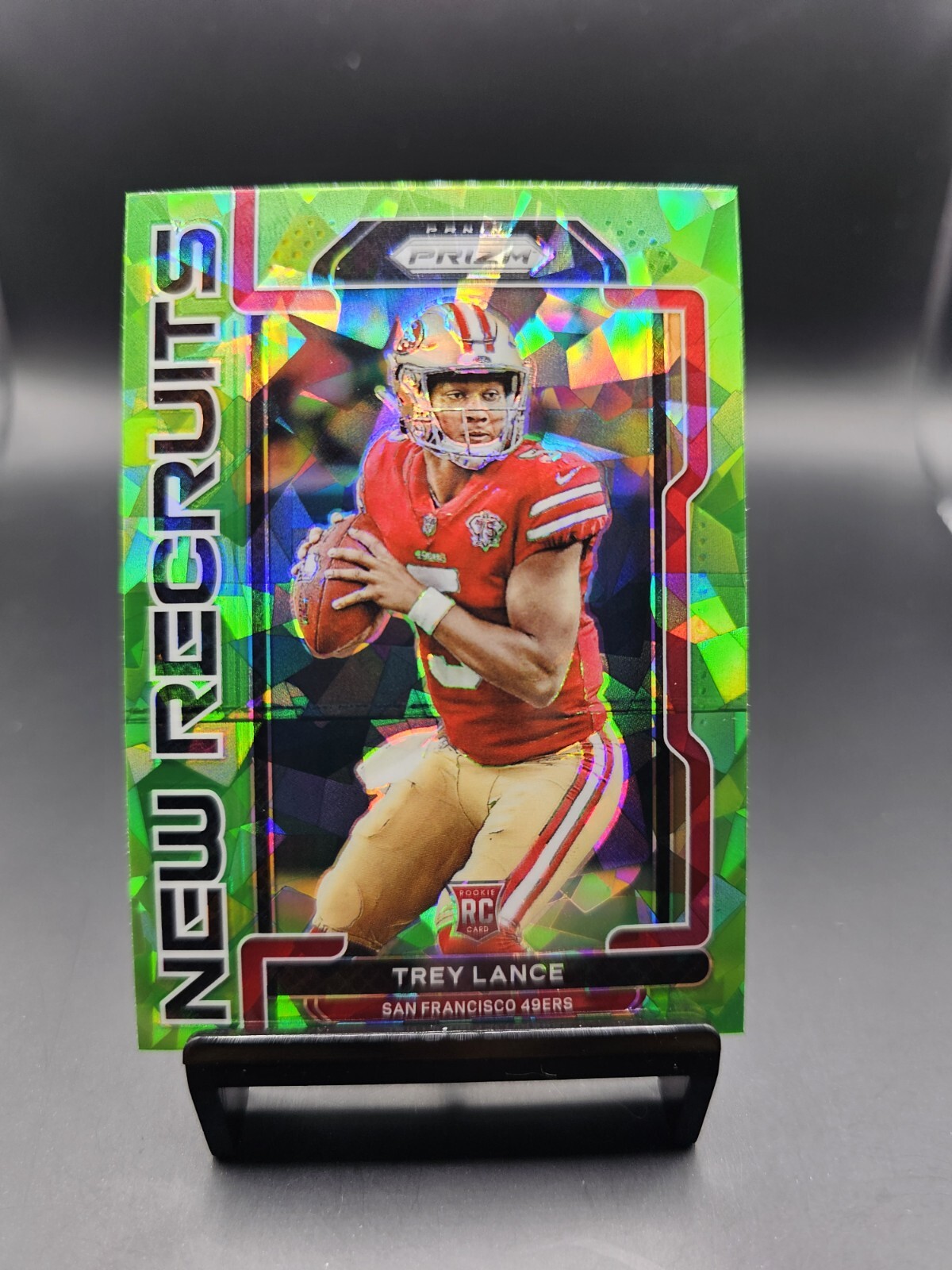 2021 Prizm Football Trey Lance New Recruits Green Cracked Ice NR-3 - 49ers