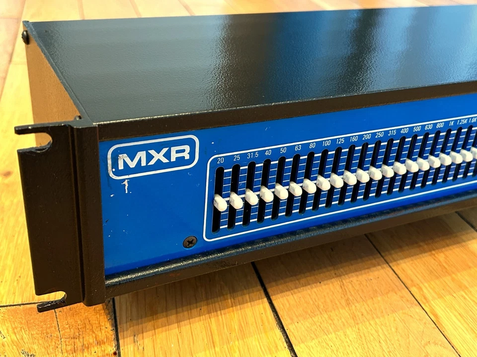 MXR 31 band EQ Graphic Equaliser Refurbished Rare Blue Faced - Image 2 of 4