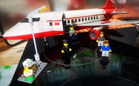 Complete Lego 3182 Airport City airplane jet terminal with manuals
